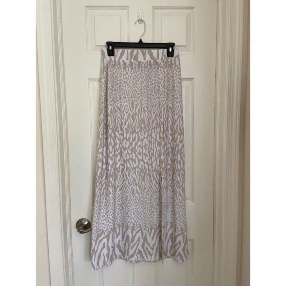 Tan and White Chico's Skirt (0)